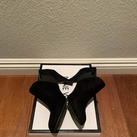 Nine West heeled booties size 5.5 like new - Picture 3 of 3